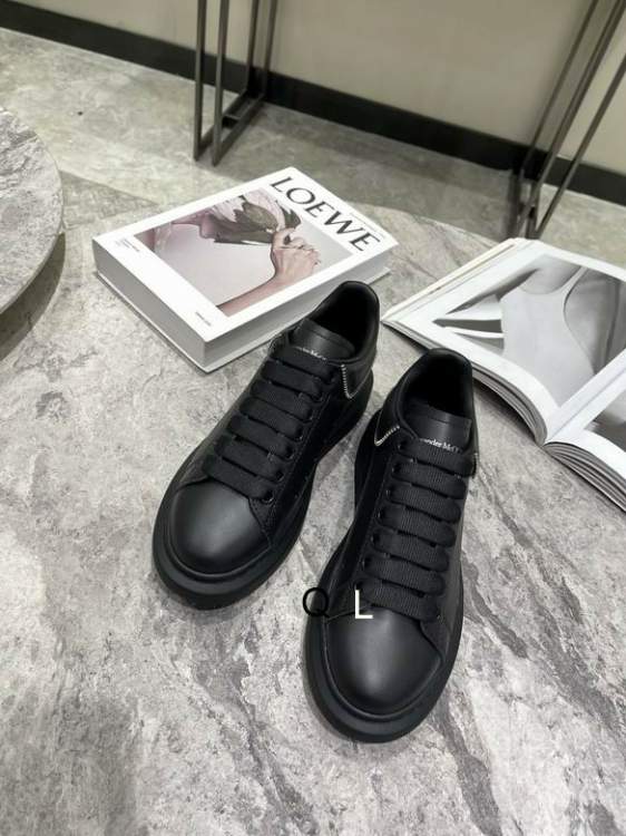Picture of Alexander McQueen Shoes _SKUAlexanderMcqueensz35-44LL0402346